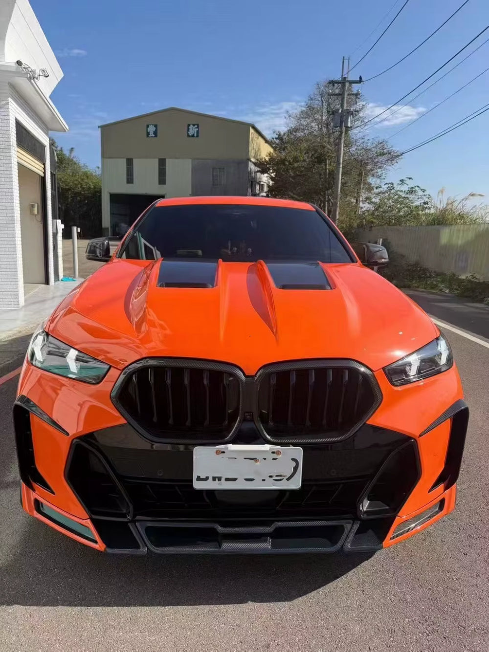 For BMW X6 G06 2024+ Lu Style Carbon Fiber Front Lip Side Skirt Rear Diffuser Spoiler Hood Body Kit
