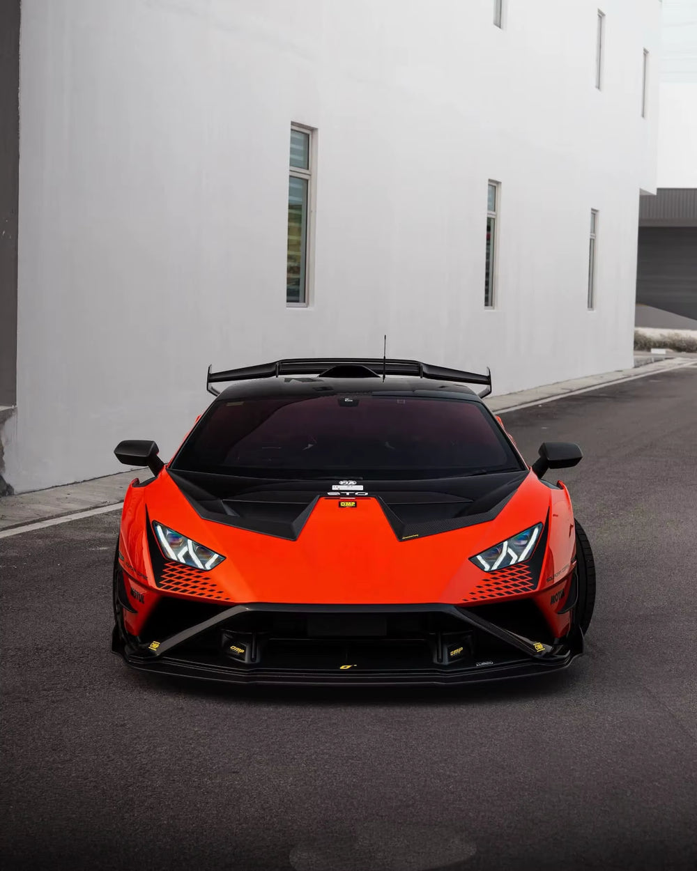 Car Accessories for Lamborghini Huracan STO V Style Dry Carbon Fiber Front Splitters Vents Side Skirts Rear Diffuser Body Kit