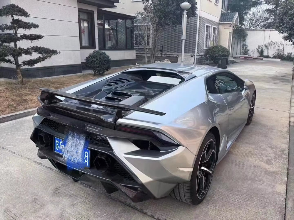High Quality Body Kit Is Used for Lamborghini Huracan Upgrade Tecnica Style Carbon Fiber Rear Cover Trunk Lid.