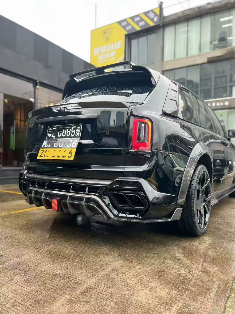 2025 Cullinan MS Style Body Kit for Rolls Royce Cullinan Carbon Fiber Bumper Hood Fender Diffuser