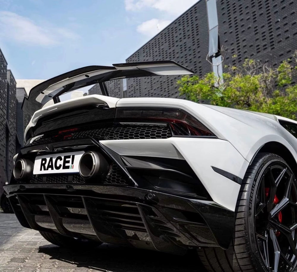High Quality Dry Carbon Fiber Body Kit for Lamborghini Huracan Evo Upgrade V-Style Front Lip Skirt Rear Diffuser Spoiler Hood