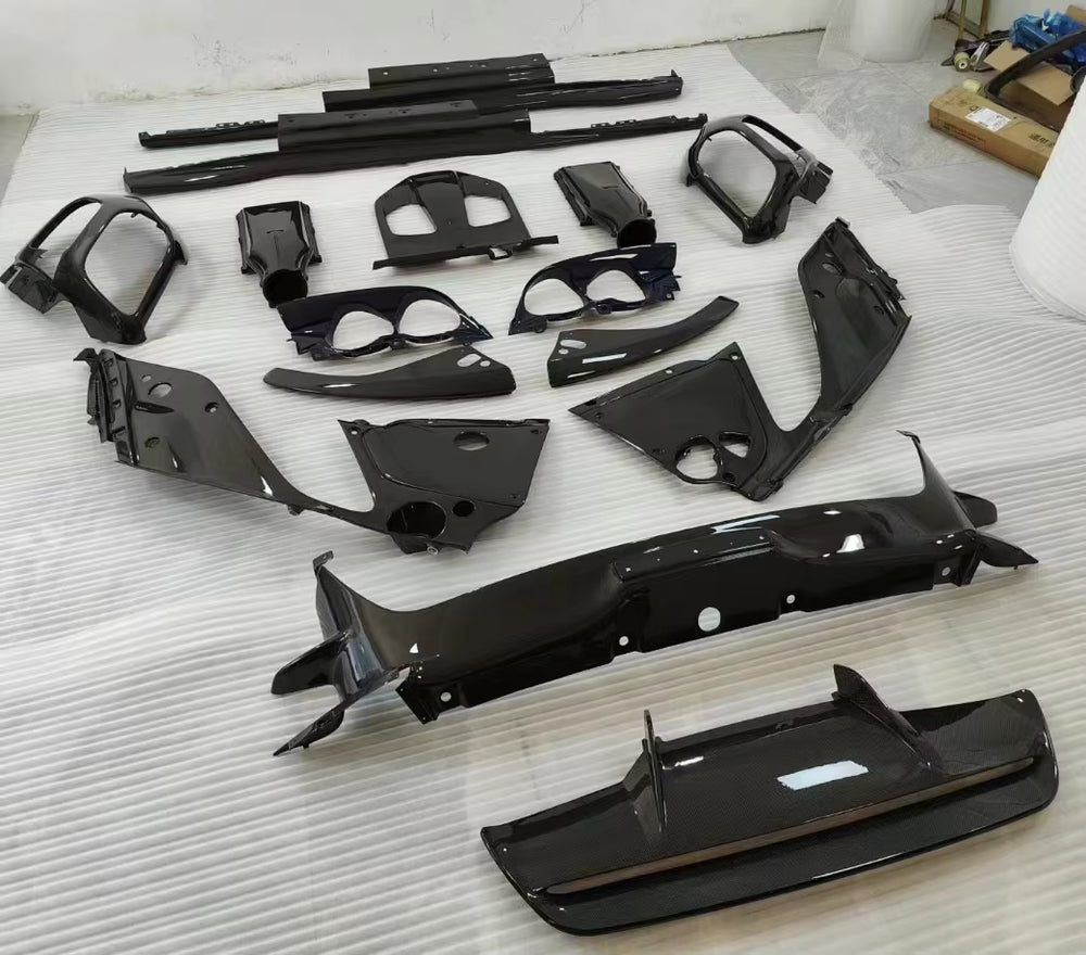 Oem Style Dry Carbon Fiber Body Kit for 812 Bumper Front Lip Rear Diffuser Spoiler Body Kit