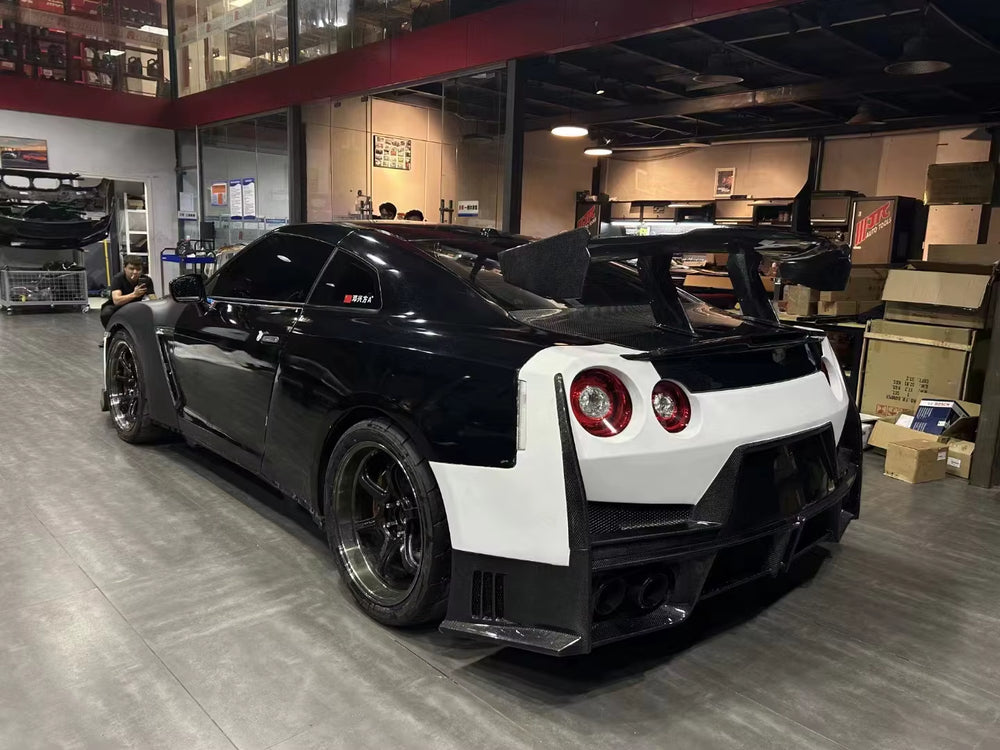 Carbon Fiber Body Kit for Nissan GTR35 Nism0 2024 Carbon Fiber Front Rear Bumper