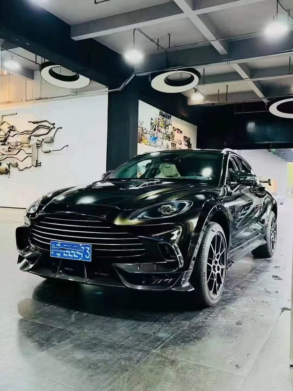 Dry Carbon Fiber Body Kit for Aston Martin DBX SUV MSY Style Wide Bodykit Car Bumper Exhaust Rear Wing