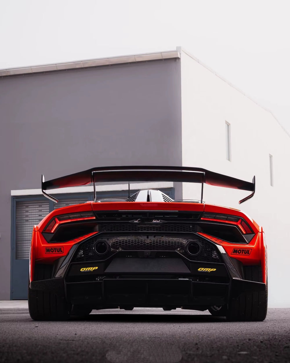 Car Accessories for Lamborghini Huracan STO V Style Dry Carbon Fiber Front Splitters Vents Side Skirts Rear Diffuser Body Kit