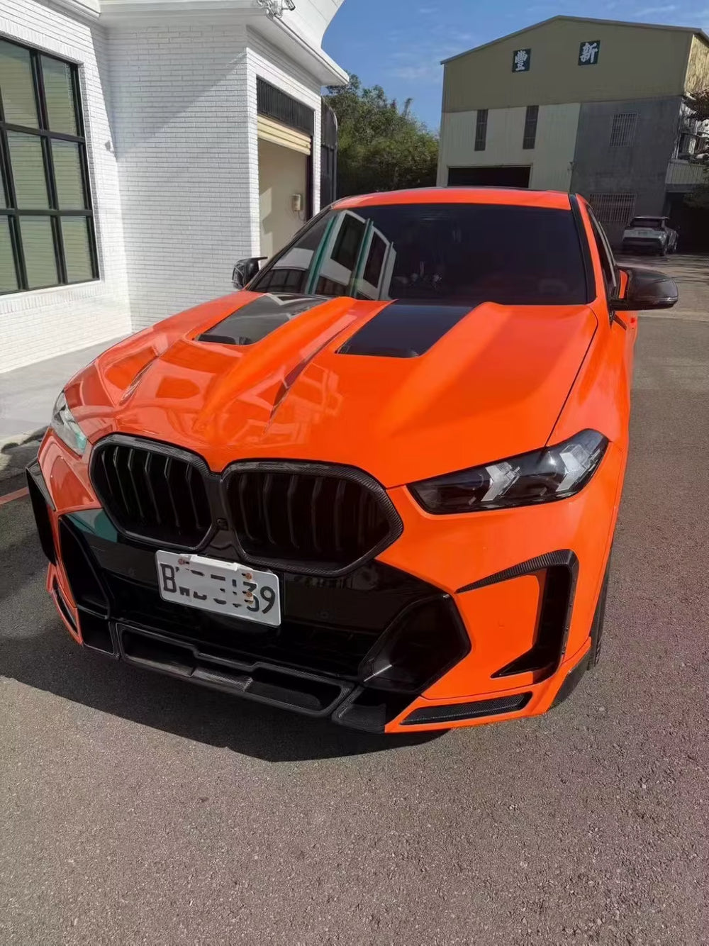For BMW X6 G06 2024+ Lu Style Carbon Fiber Front Lip Side Skirt Rear Diffuser Spoiler Hood Body Kit
