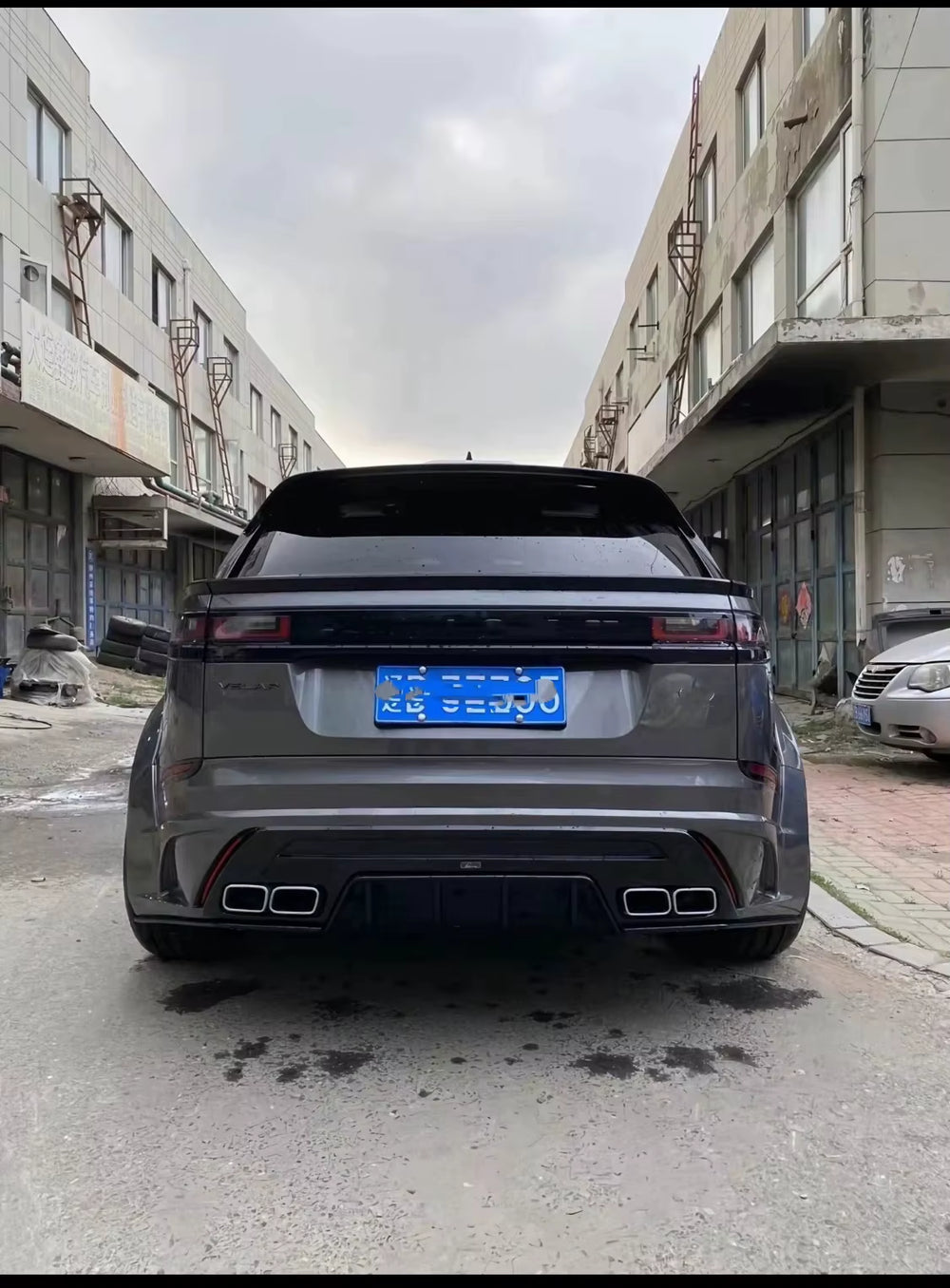 Car Bumper Body Kit for Range Rover Velar Upgrade LM Style Wide Body Kit Front and Rear Bumper Spoiler Grille
