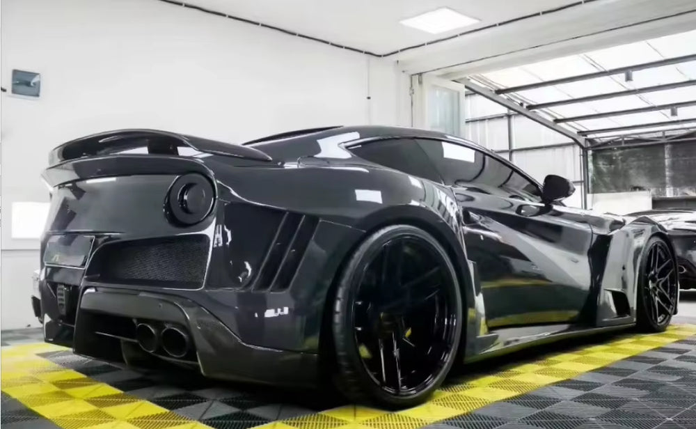 Nov Style for Ferrari F12 Carbon Fiber Body Kit F12 Front and Rear Bumper Spoiler Diffuser Wide-Body Kit