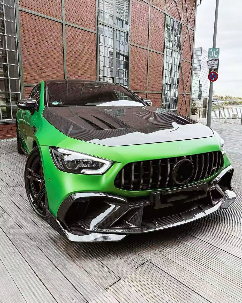 LD Style Dry Carbon Fiber Body Kit for Mercedes-Benz GT63S X290 Carbon Fiber Front Lip Skirt Rear Diffuser Spoiler Hood Body Kit