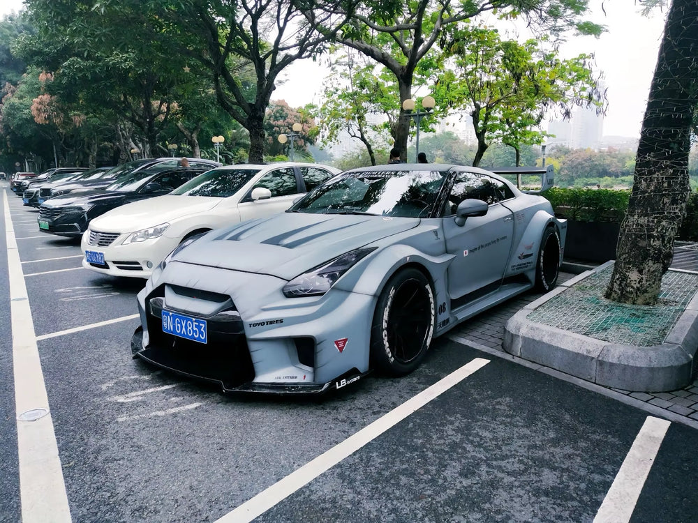 Wide Body Kit for Nissan GTR R35 Upgrade LB V3 Style Front Bumper Side Skirt Engine Hood Rear Bumper Spoiler