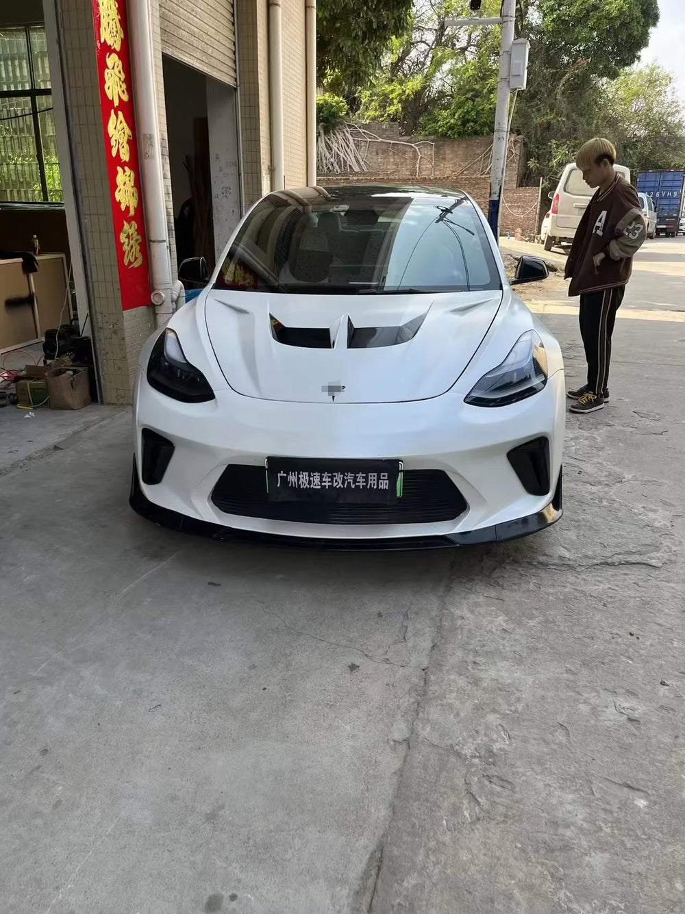 Carbon Fiber Material of the Car Hood Is Suitable Fortesla Model 3 Robot Style Hood Carbon Fiber Body Kit