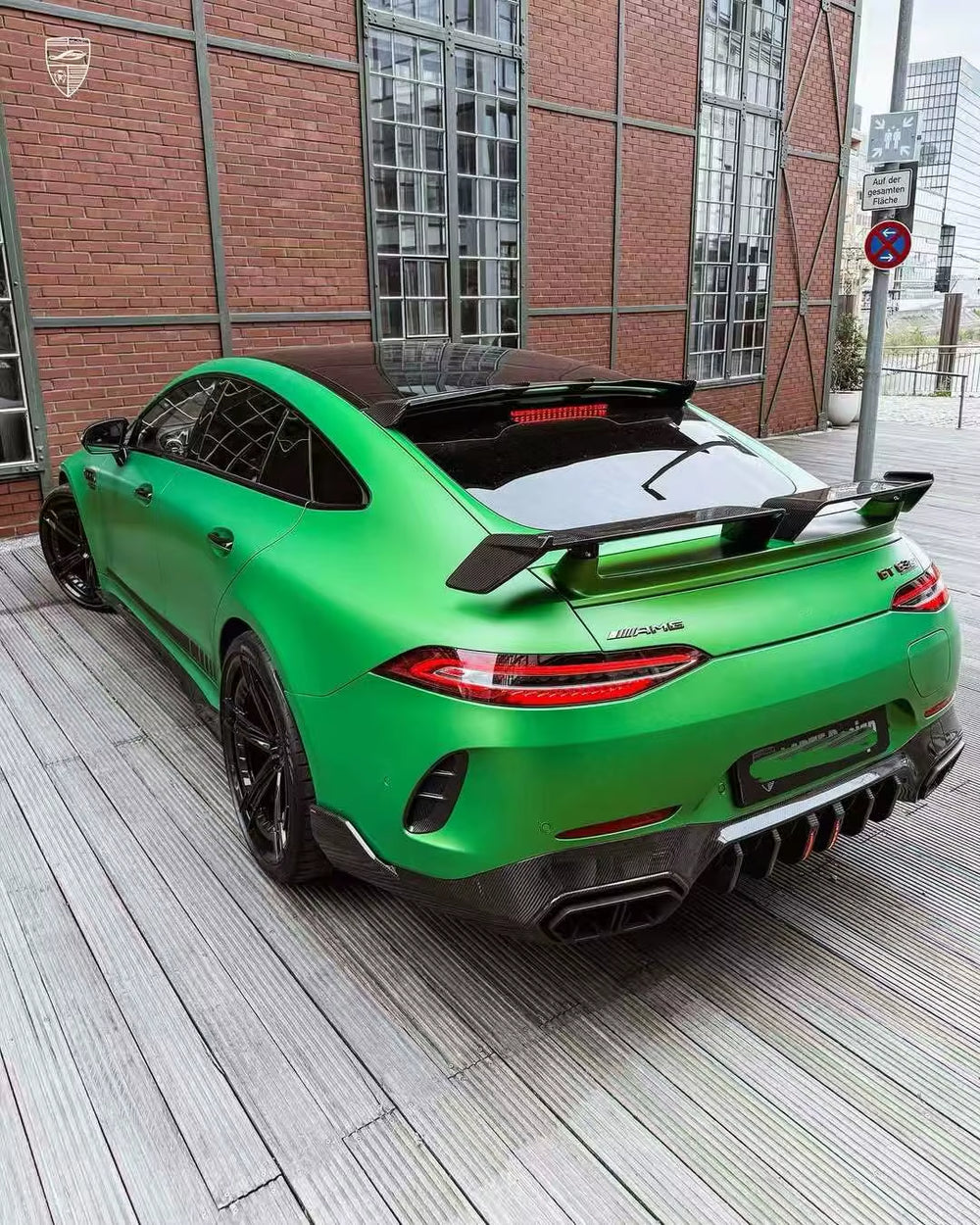 LD Style Dry Carbon Fiber Body Kit for Mercedes-Benz GT63S X290 Carbon Fiber Front Lip Skirt Rear Diffuser Spoiler Hood Body Kit