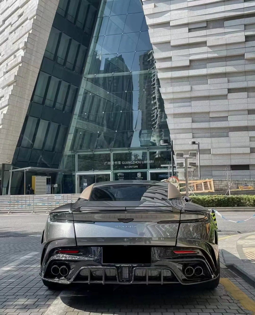 Msy Style for Aston Martin Db11 Carbon Fiber Body Kit Front and Rear Bumper Spoiler Body Kit