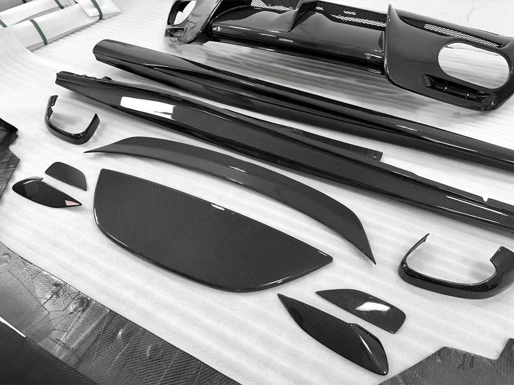 High Quality Carbon Fiber Body Kit for Ferrari Roma to Upgrade N-Style Front Lip Skirt and Rear Diffuser Spoiler