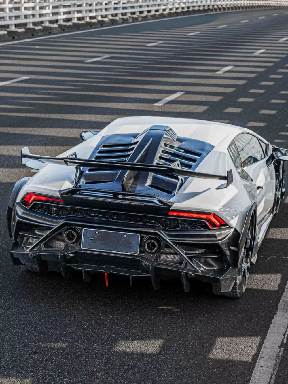 High Quality Dry Carbon Fiber Body Kit for Lamborghini Huracan Lp580 Lp610 Upgraded CT Style Front Bumper Rear Bumper Spoiler