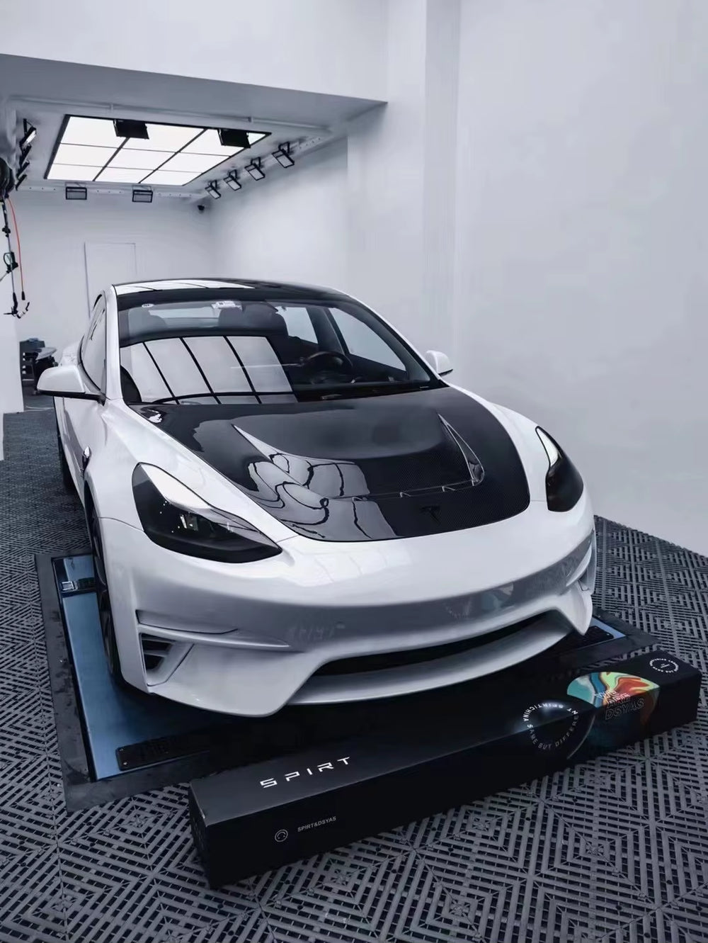 Robt Style Body Kit for Tesla Model 3 Front Bumper Rear Bumper Side Skirt Spoiler Rear Diffuser Hood
