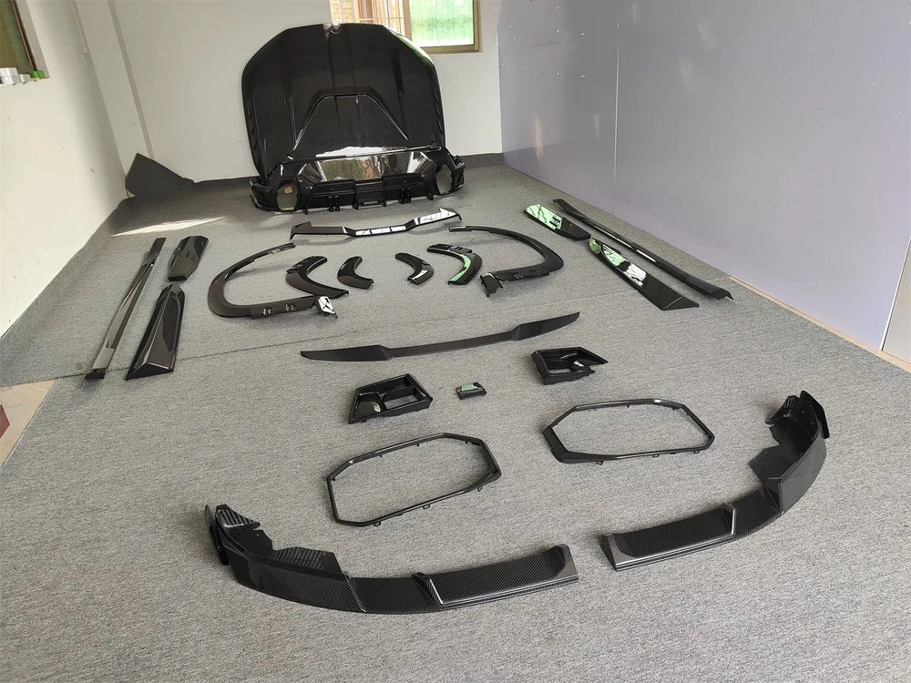 Kit carrosserie large en carbone sec pour BMW XM G09