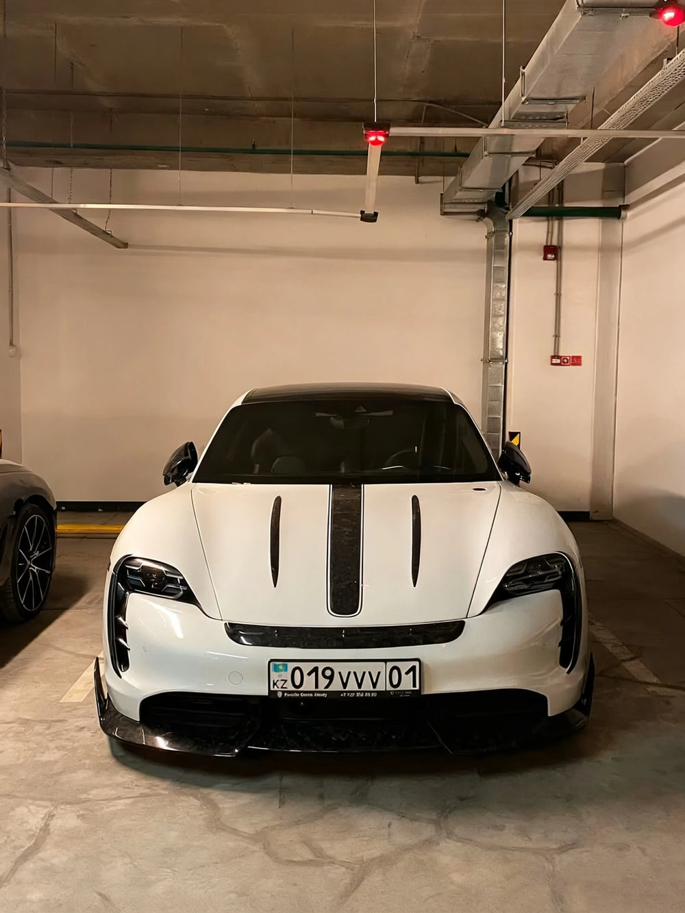 Karosserie-Kit aus Schmiedecarbon für Porsche Taycan