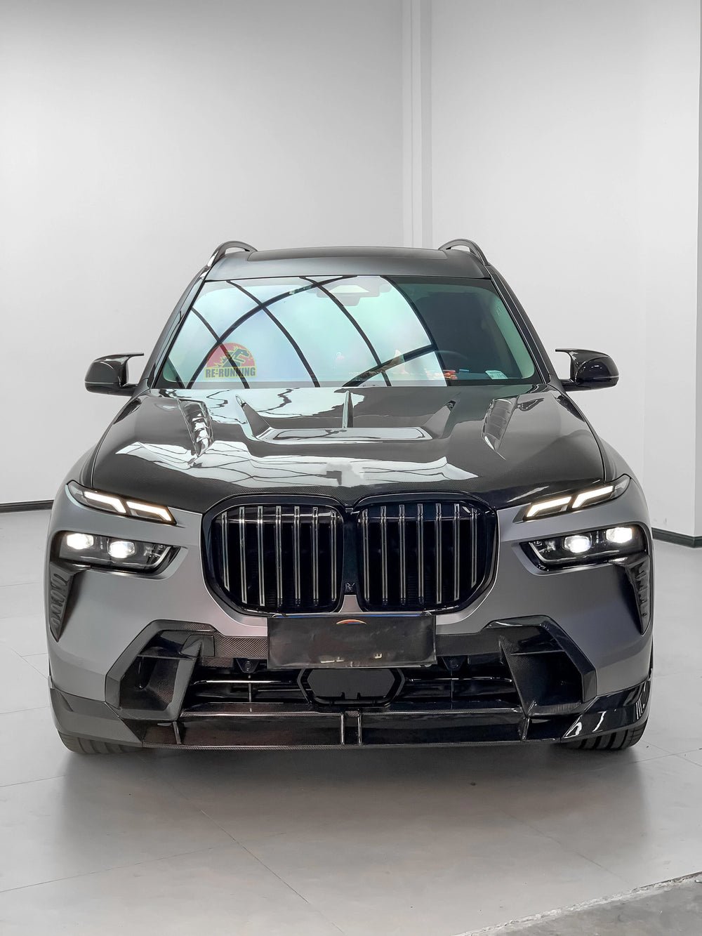 Kit de carrocería en fibra de carbono para BMW X7 G07, con labio, taloneras, difusor, alerón y capó