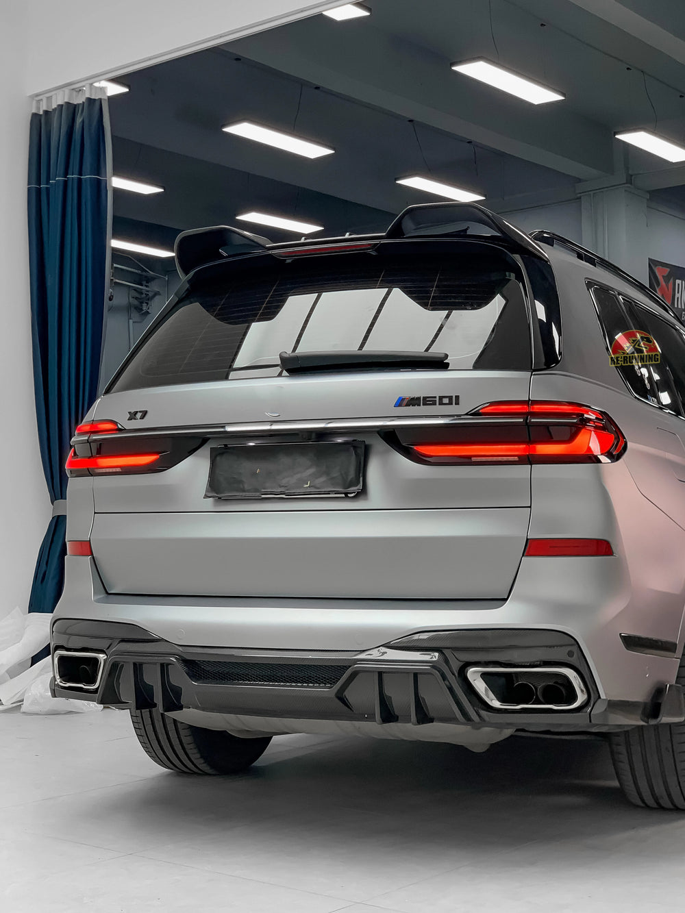 Kit de carrocería en fibra de carbono para BMW X7 G07, con labio, taloneras, difusor, alerón y capó
