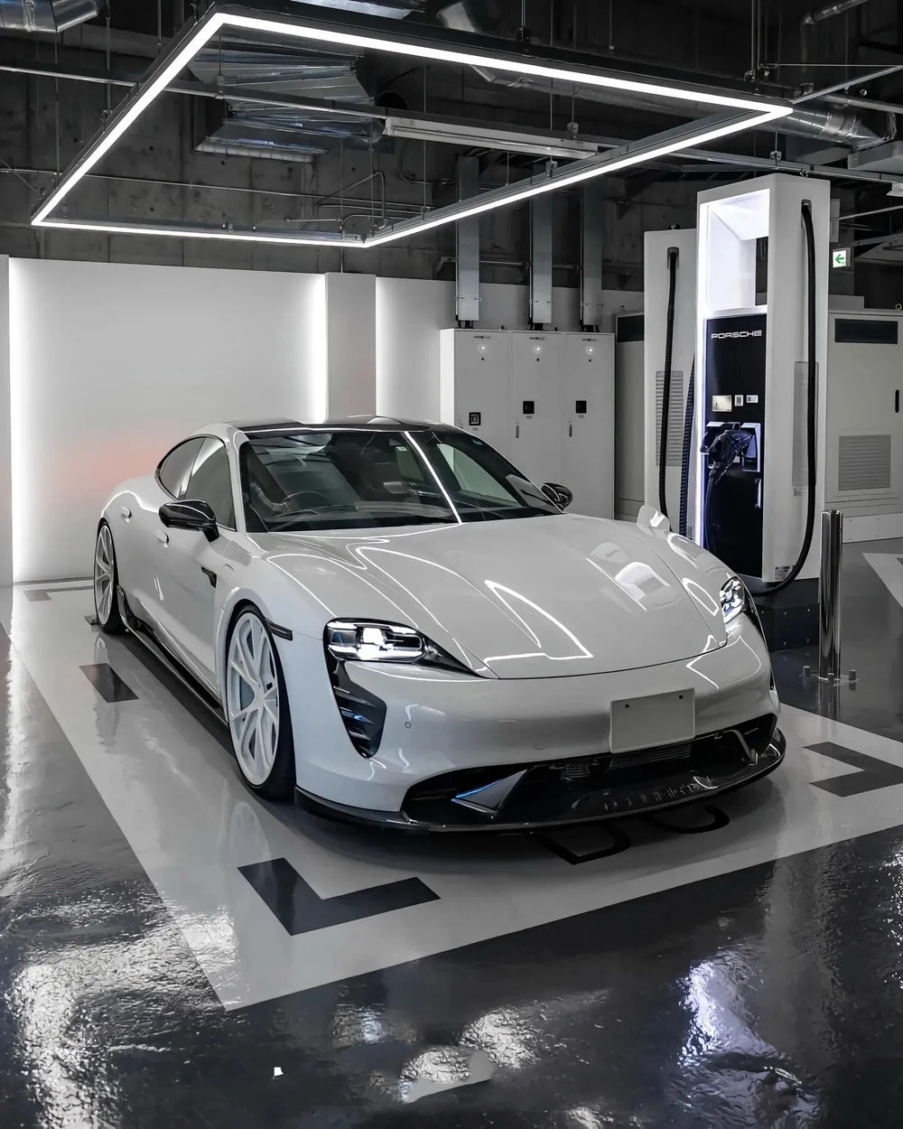 Kit carrozzeria in fibra di carbonio per Porsche Taycan, con lip anteriore, minigonne laterali, diffusore e alettone