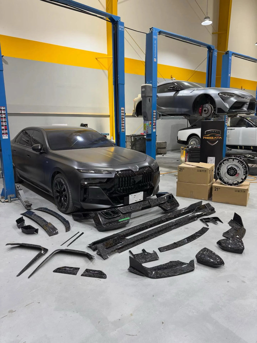 Labio delantero / parachoques en carbono seco forjado para BMW Serie 7 / i7 G70