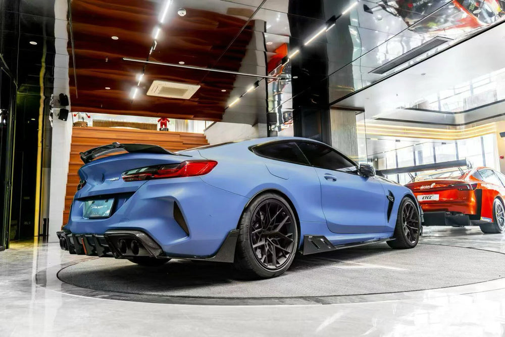 Kit carrozzeria in carbonio secco per BMW Serie 8 / M8