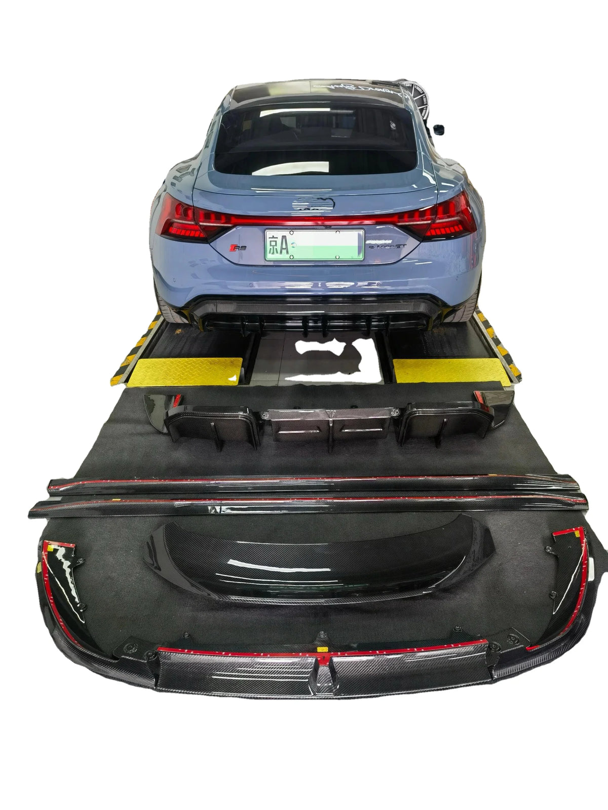 Carbon Fiber Body Kit for Audi RS E-Tron GT Front Bumper Lip Side Skirts Rear Bumper Diffuser Rear Wing Spoiler Body Kit
