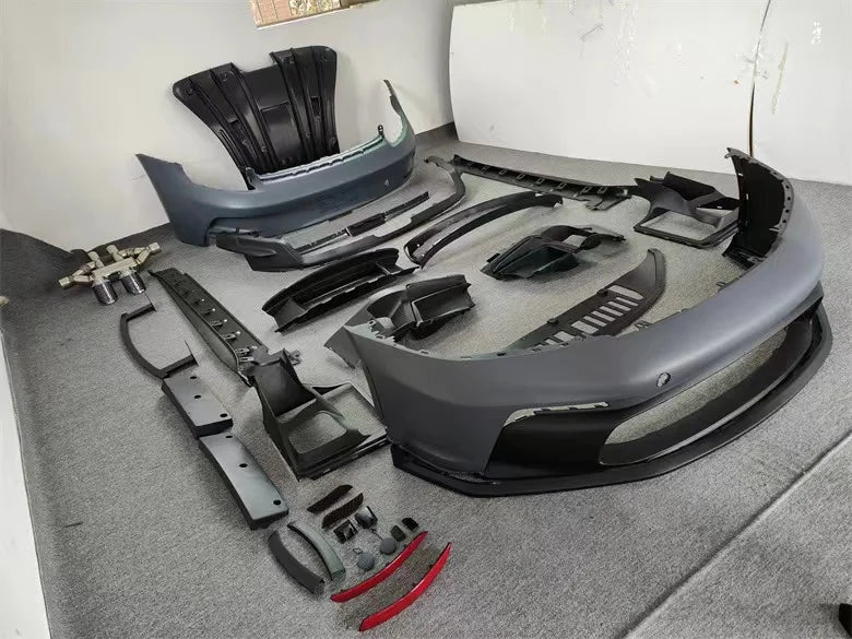 Kit de conversion style GT3 en PP pour Porsche 911 (992)