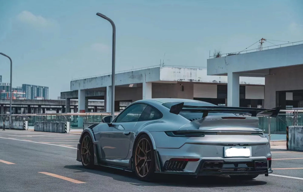 Kit de pare-chocs en semi-carbone pour Porsche 911 (992) 2020+