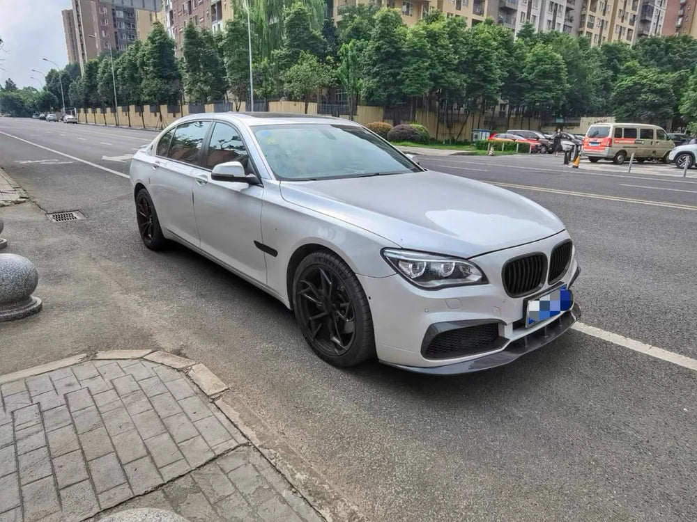Kit de carrocería en FRP para BMW Serie 7 F01 / F02, con labio de parachoques delantero, difusor y taloneras