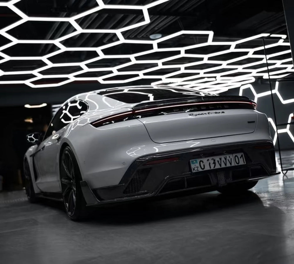 Karosserie-Kit aus Schmiedecarbon für Porsche Taycan