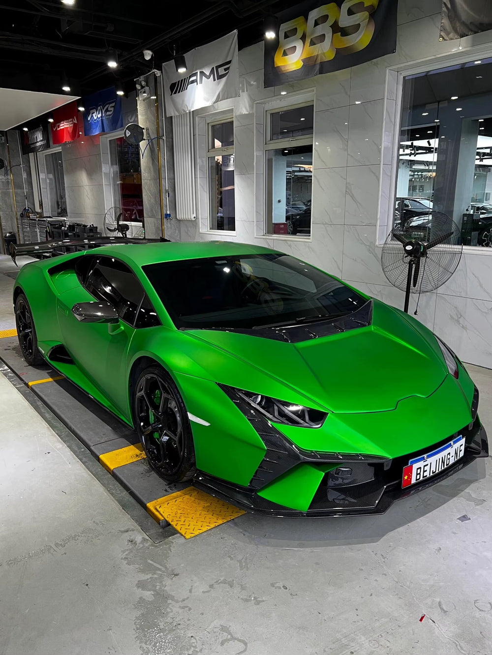 Upgrade Tecnica Style Body Kit for Lamborghini Huracan EVO Lp580 LP610 Front and Rear Bumper Diffuser Spoiler