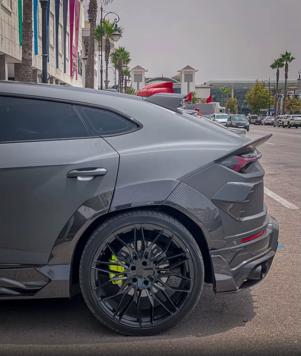 For Lamborghini Urus KY Style Dry Carbon Fiber Body Kit Front Lip Diffuser Spoiler Hood Wheel Arch Wide-Body Kit