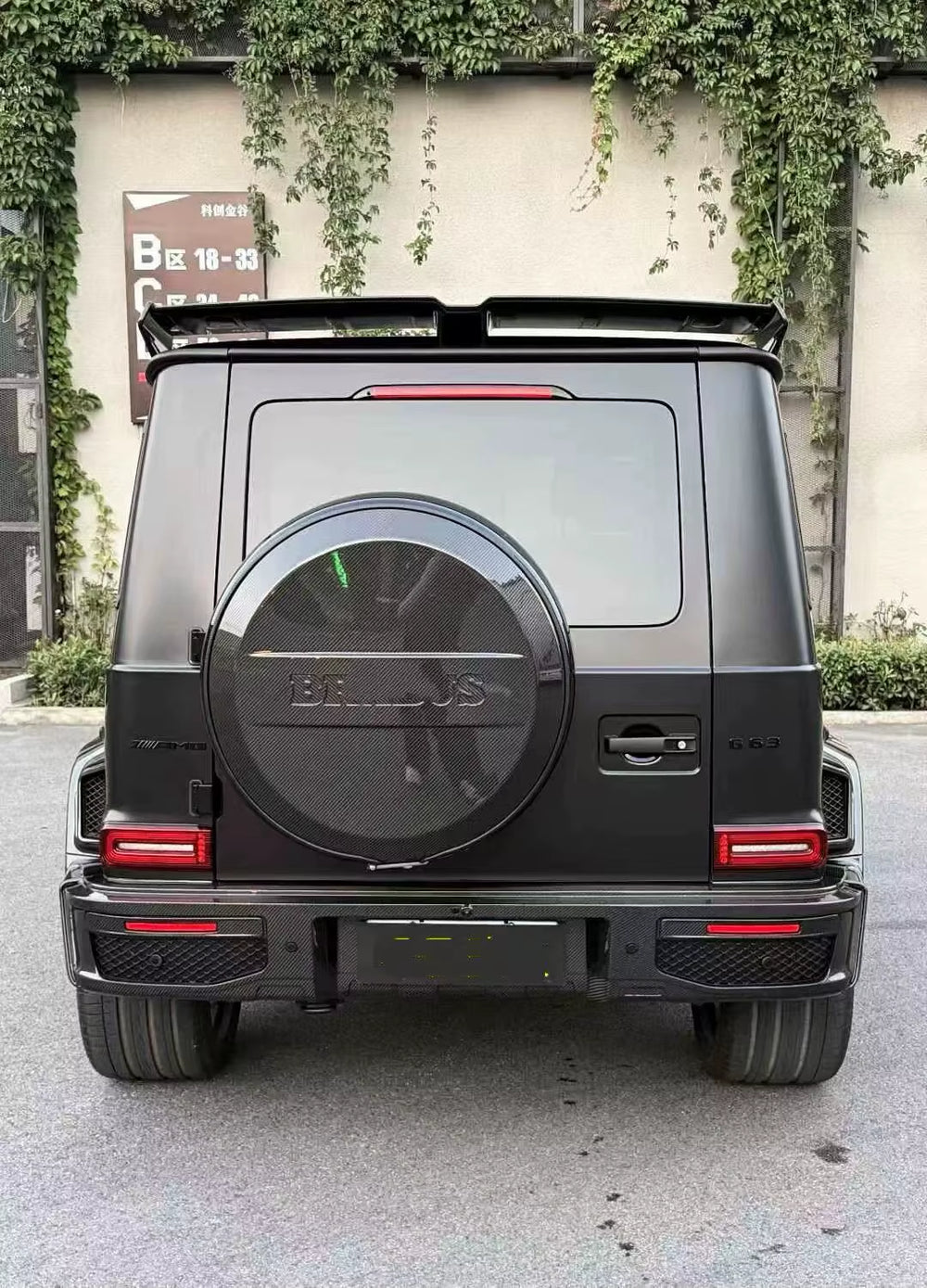 For Mercedes-Benz W465 G63 W465G500G450D Upgrade Dry Carbon Fiber Ceiling Light Tail Wing Hood