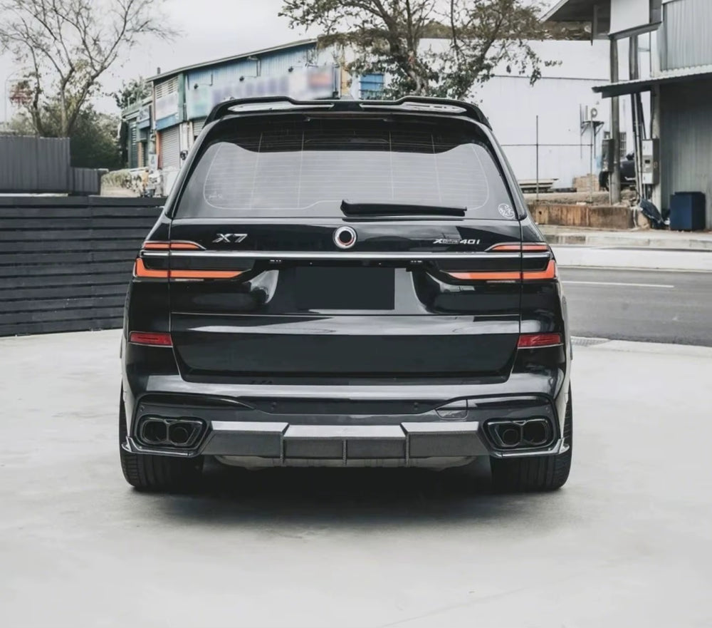 For BMW X7 2023-2025 FD Style Carbon Fiber Front Lip Skirt Rear Diffuser Spoiler Body Kit