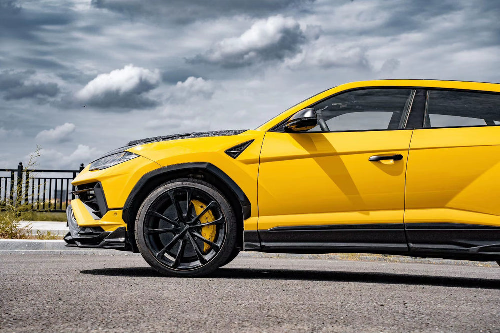 TOP Style Dry Carbon Fiber Body Kit for Lamborghin URUS Front Lip Rear Diffuser Side Skirts Rear Spoiler Car Body Kit