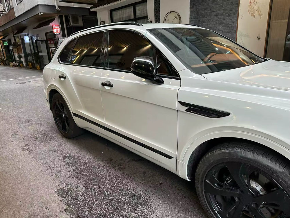 2024 New Model Body Kit for Bentley Benttayga Car Bumper Assembly Front LED Headlight Grilles Rear Fender Bodykit
