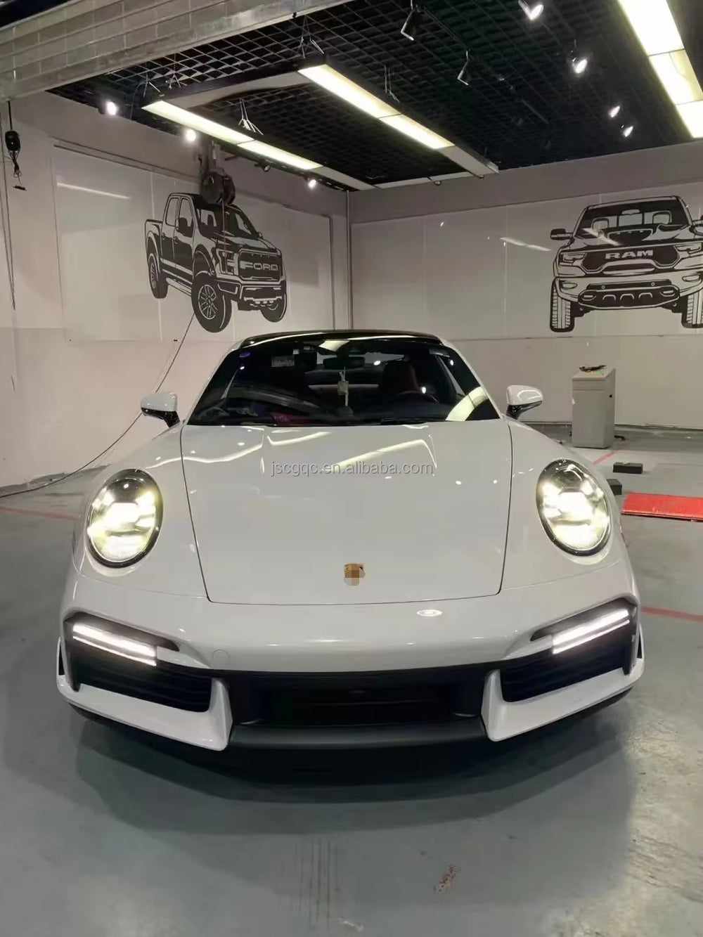 PP Body Kit Car Parts for Porsche 911 992 Turbo Sd Body Kit Front Rear Bumper