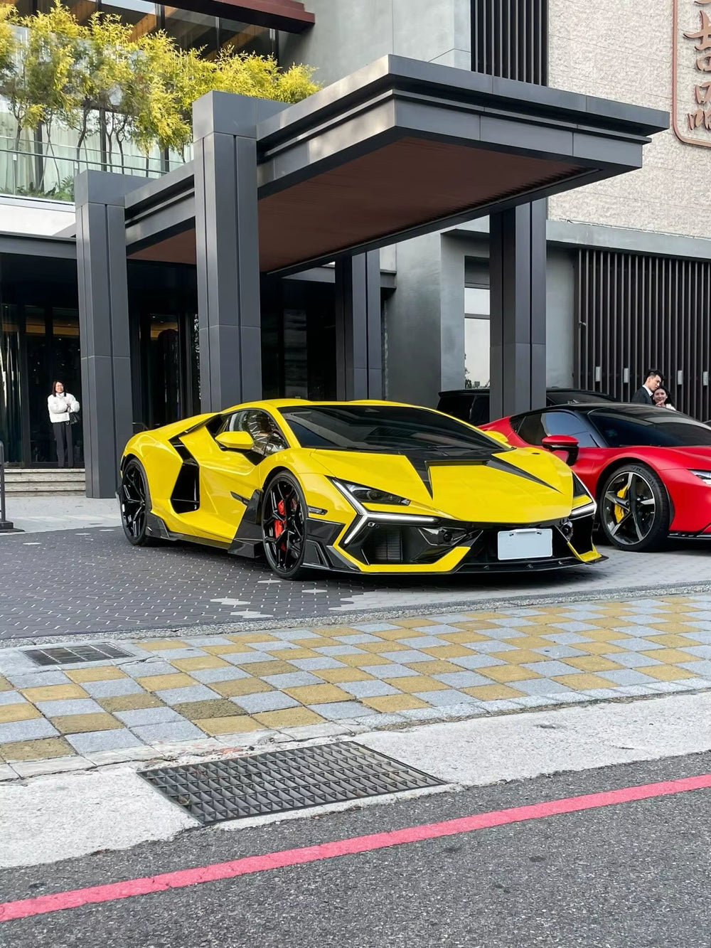 Revueltobody Kit for Lamborghini Revuelto Upgrade to MSY Style 2023 Dry Carbon Fiberfront Lip Side Skirt Rear Diffuser Spoiler