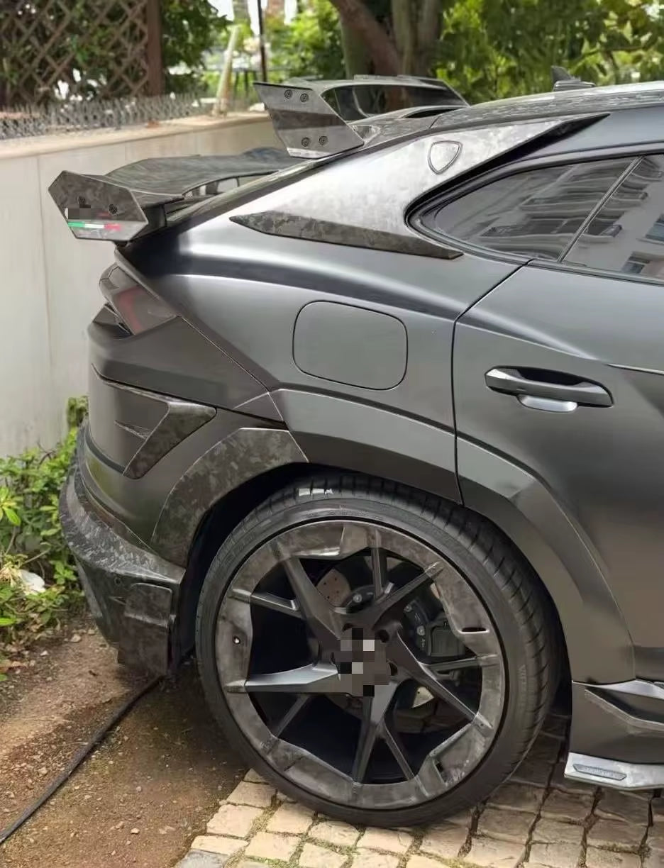 For Lamborghini Urus MS Style Forged Dry Carbon Fiber Front and Rear Bumpers Side Skirts and Wheel Arches Wide Body Kit
